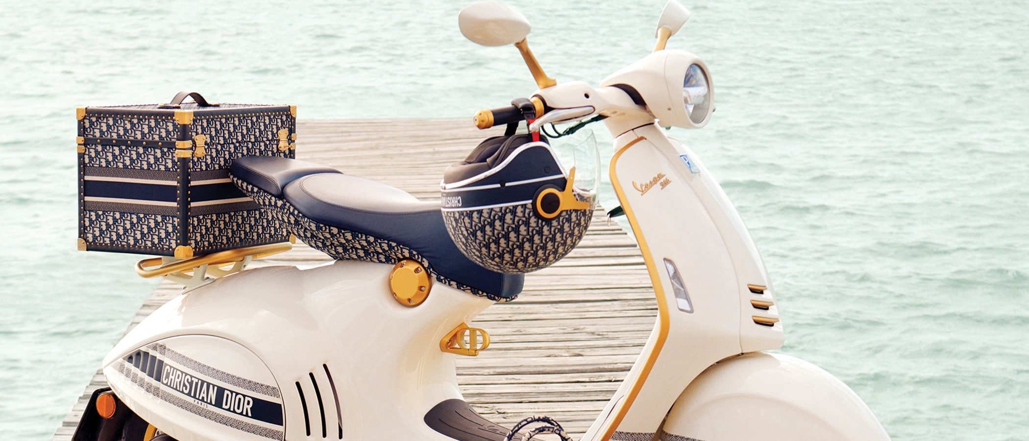 2022 Vespa 946 Christian Dior