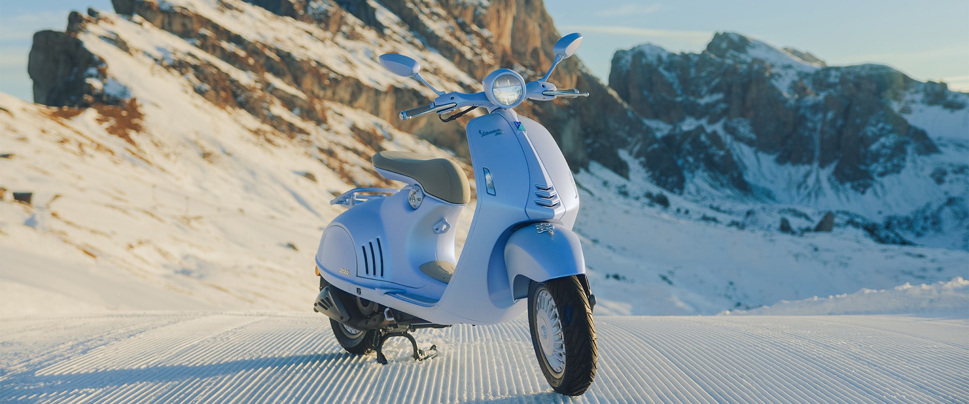 Vespa 946 Snake: An icy elegance for the new limited edition 